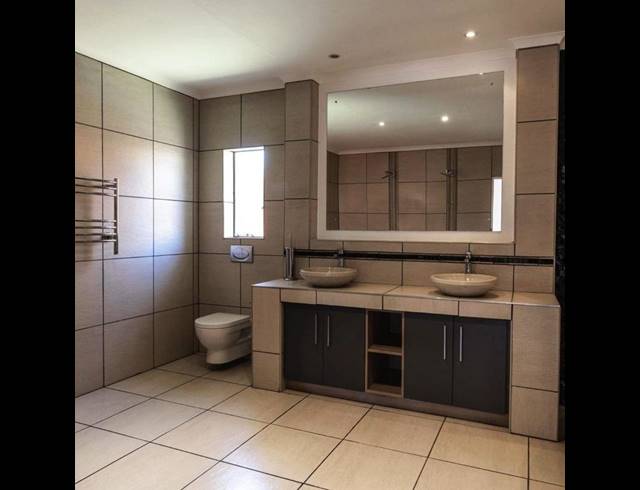 3 BEDROOM HOUSE FOR SALE IN ZWARTKOP